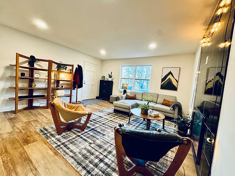 275 Winding River Dr — Photo 4
