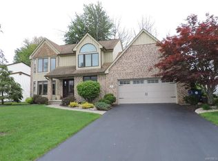 7 Thames Ct, Getzville, NY 14068