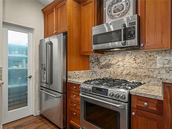 5th image of 820 Oriole Way #64