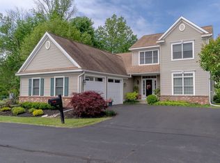 14 Claire Cmn, Slingerlands, NY 12159