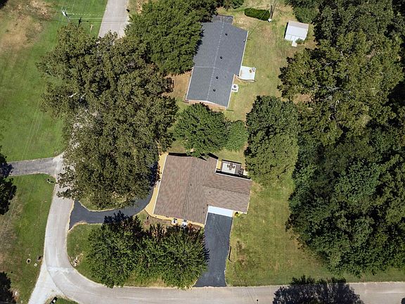 2nd image of 195 Tammy Dr
