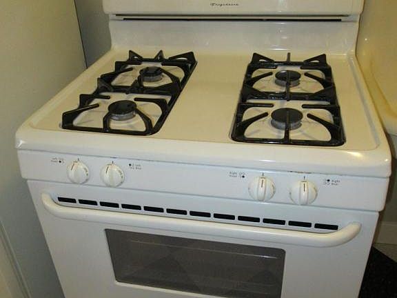5th image of 1220 N Marion St APT 6