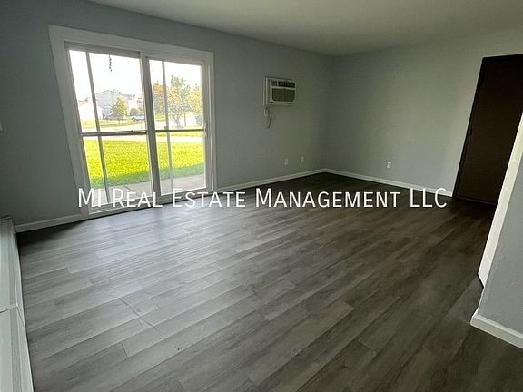 5th image of 326 Stratford Way APT 2
