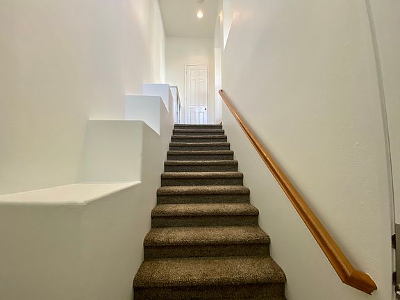 3rd image of 2750 E Oak Hill Dr Unit 19