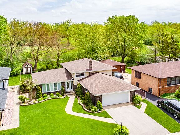 2nd image of 10643 Lori Ln