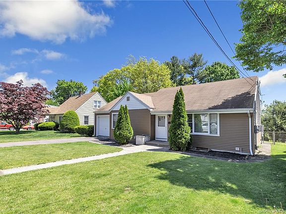 3rd image of 20 Fairview Ave