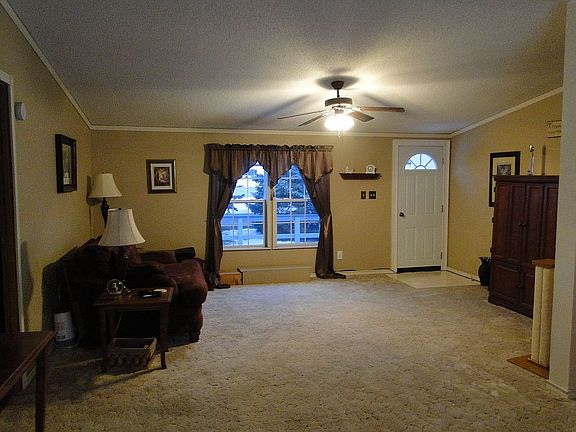 3rd image of 8127 Emerson Pl