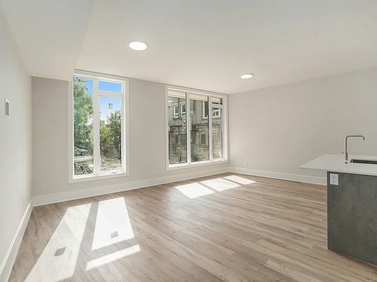 404 Eden Ave #202 — Photo 18