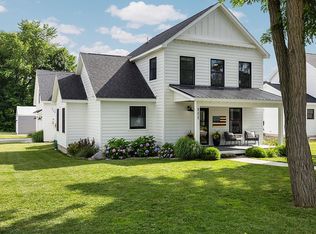 111 Chippewa St, Elk Rapids, MI 49629