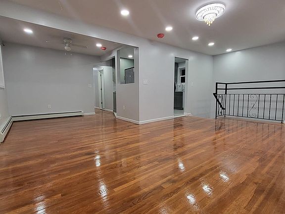 3rd image of 21517 102nd Ave #2
