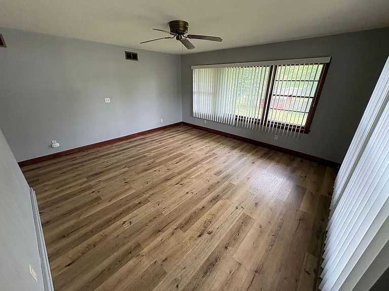 5300 W Zeamer St — Photo 3