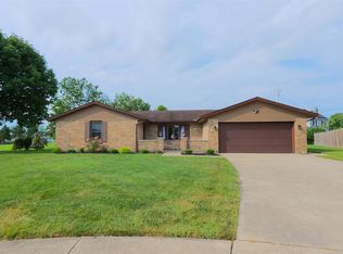 76 Urban Ln, Brookville, OH 45309