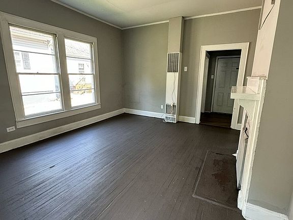 3rd image of 323 Hasty St