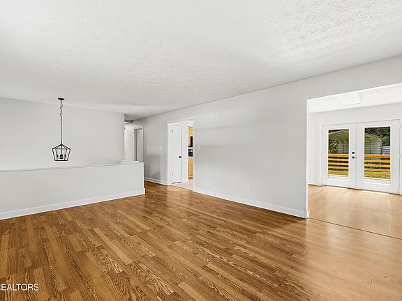 5th image of 6916 Wood Rd