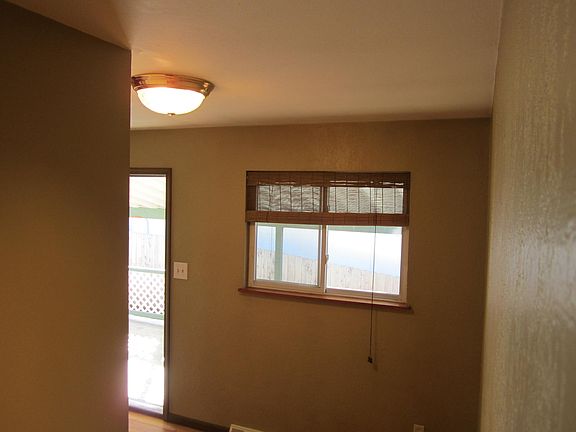 3rd image of 3209 Suncrest Ave