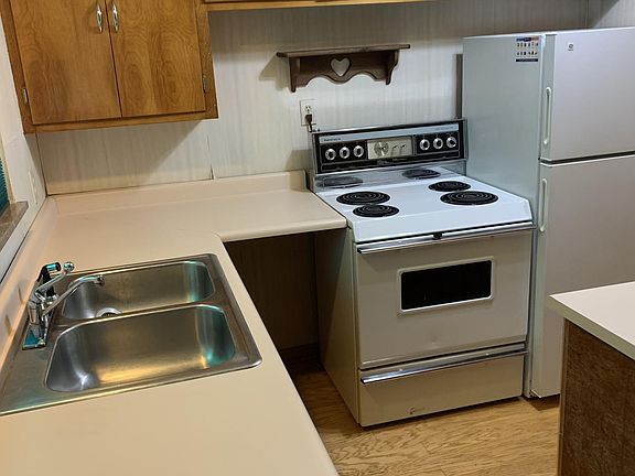 4th image of 720 Fairlawn Dr