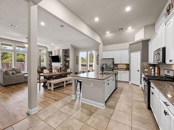 5th image of 20730 Laurel Rain Ct