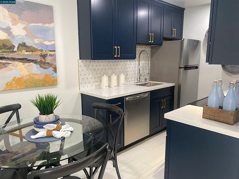 1599 Hays St #104 — Photo 8