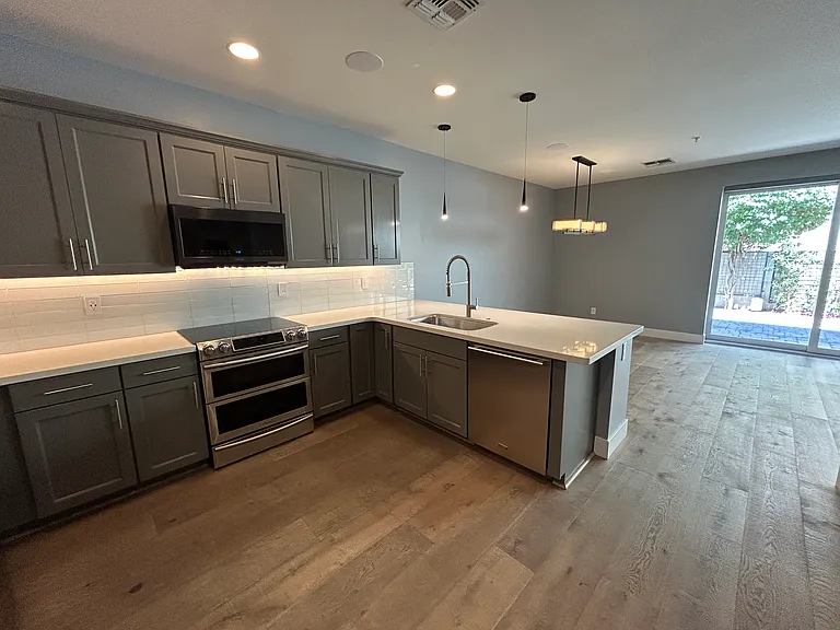 2315 E Pinchot Ave #115 — Photo 9