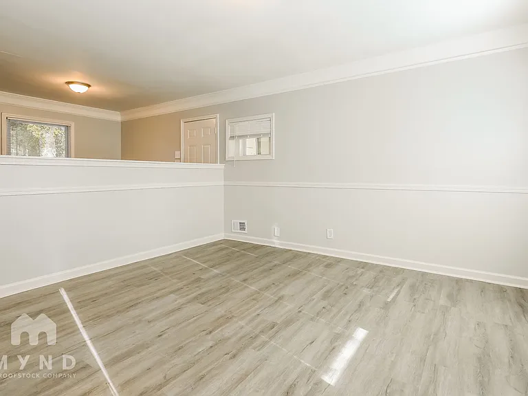 4769 Ridgewood Dr — Photo 7