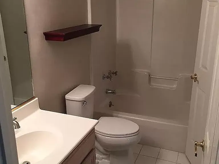 22 Lord Calvert Dr — Photo 15