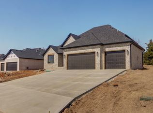 2105 N Silver Charm Ave, Springfield, MO 65802