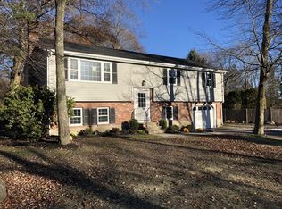 105 High St, Holliston, MA 01746