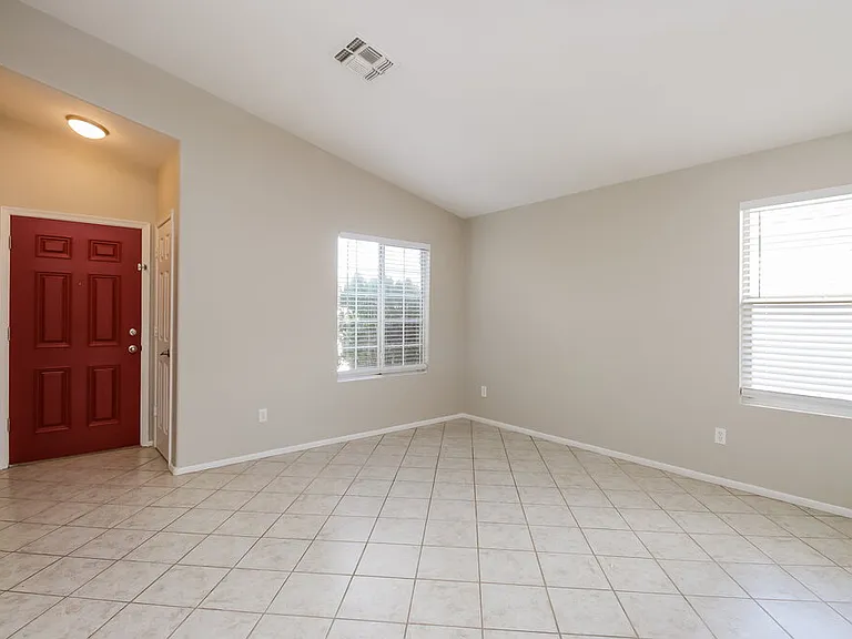 2415 E Browning Pl — Photo 3