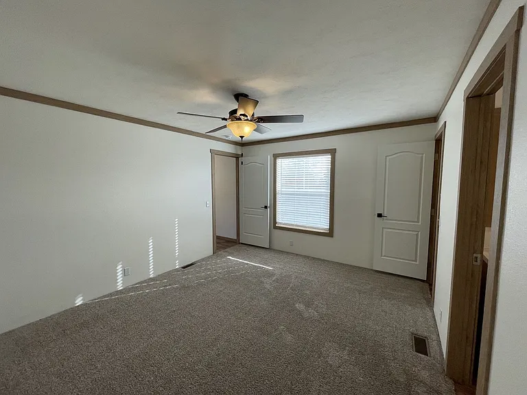 Mission Estates — Photo 15