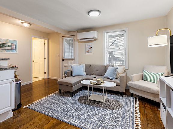 4th image of 160 Bolton St APT 3