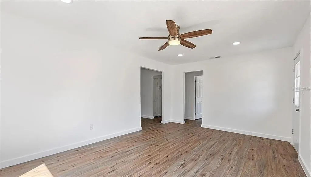 2 bed, 1.0 bath, 884 sqft, $2,050 — Photo 4
