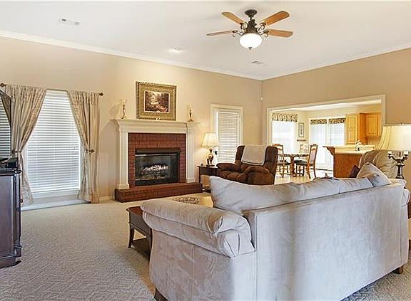 2nd image of 1904 Heritage Dr