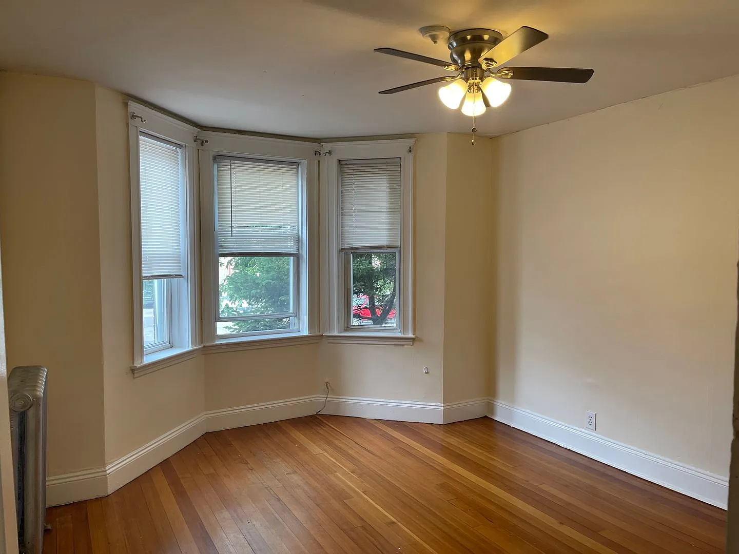 NO FEE Clean and spacious 3 bed split n Union Sq , Laundry, Utilities Inc Students/pets ok free m... — Photo 1