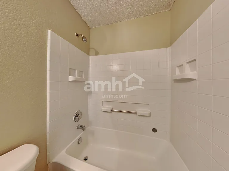 1024 Halifax Ln — Photo 15