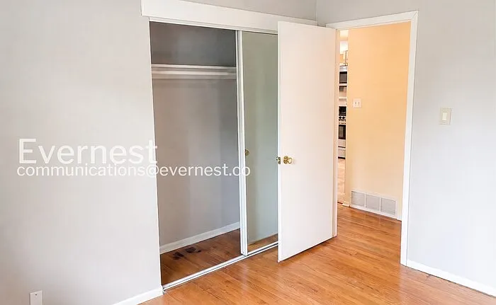 380 Martin Dr — Photo 11