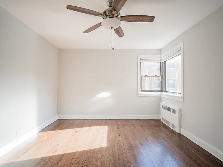 Bedroom 7357-2S