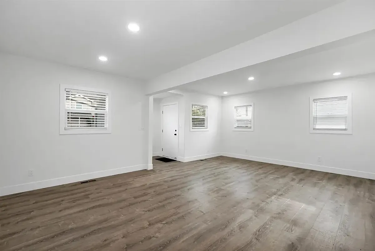 Building Photo - 1521 159th Ave