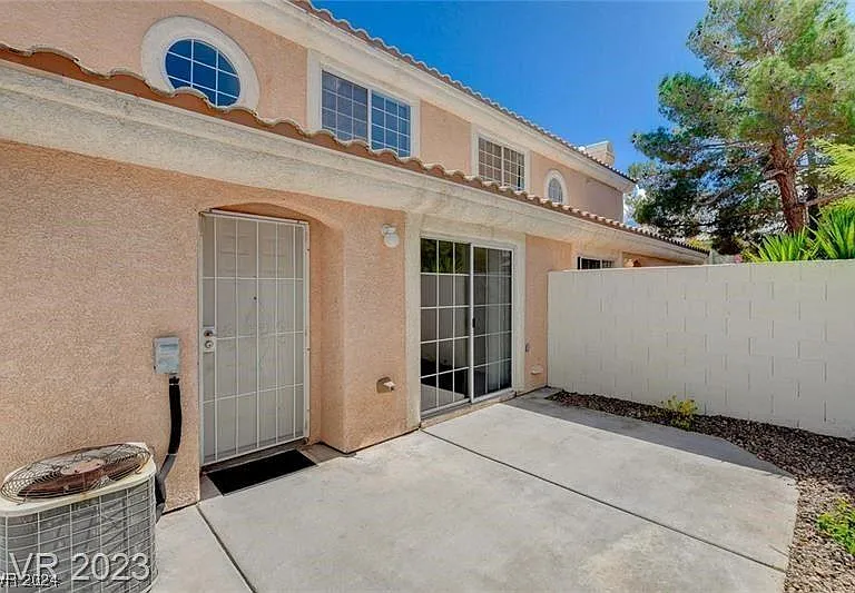 8429 Sewards Bluff Ave — Photo 4