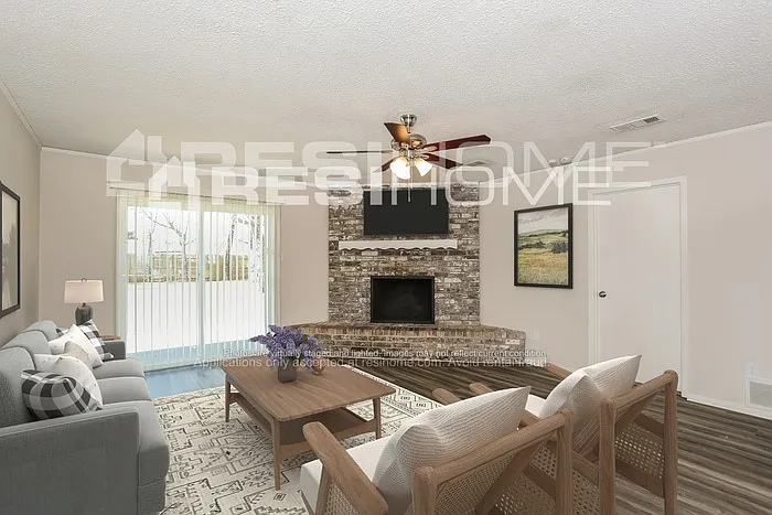 3051 Shane Dr — Photo 3