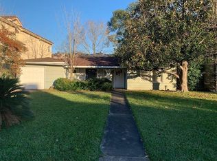 106 McTighe Dr, Bellaire, TX 77401