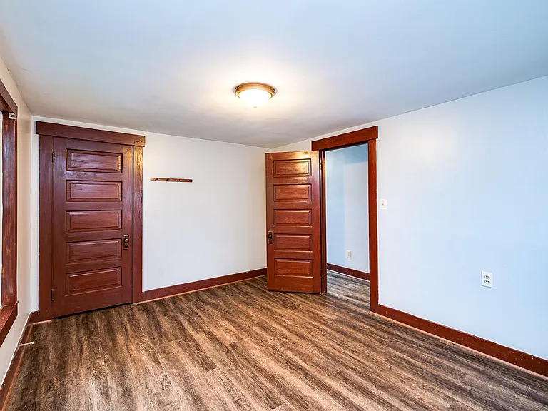 1343 Epworth Ave — Photo 7
