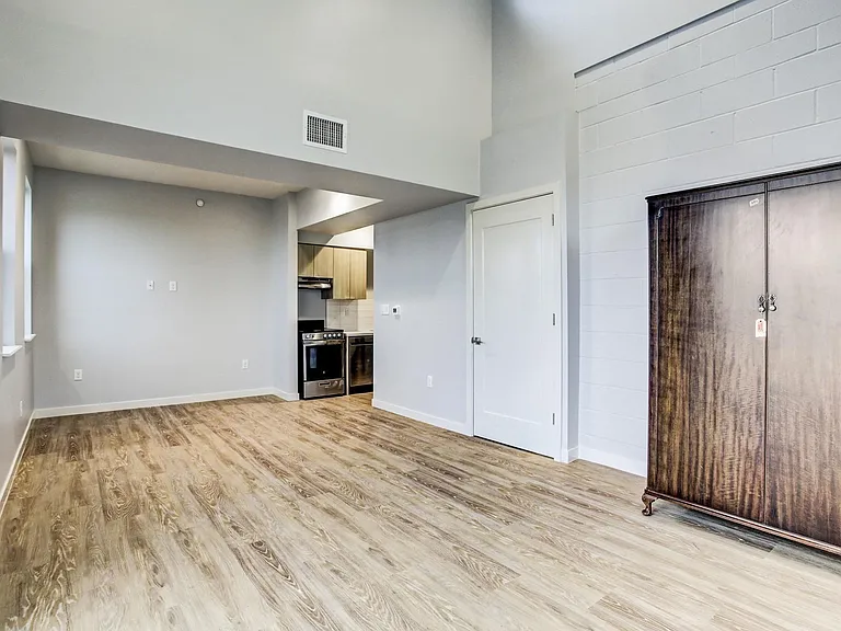 3113 Saint Charles St #340 — Photo 6