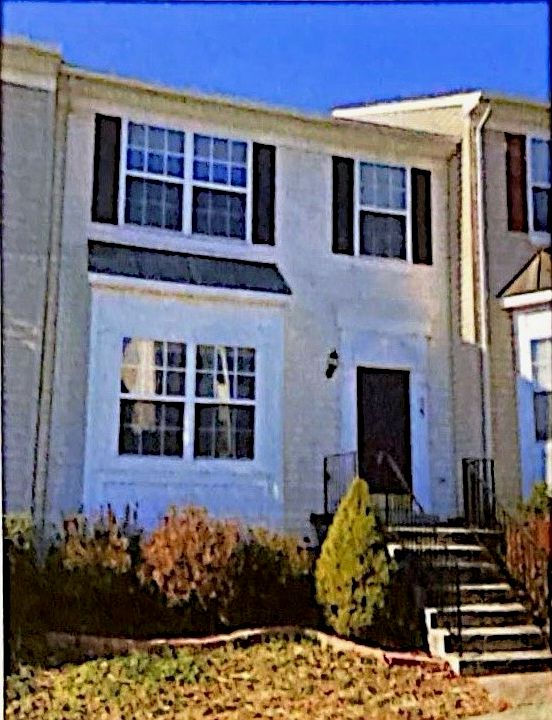 525 Lilac Terrace NE