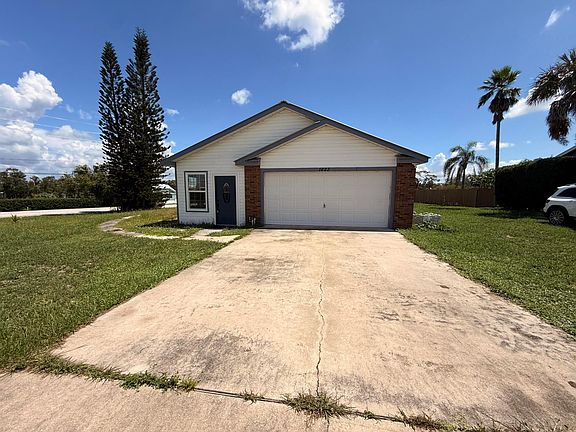 3rd image of 1823 ROBERTA Avenue