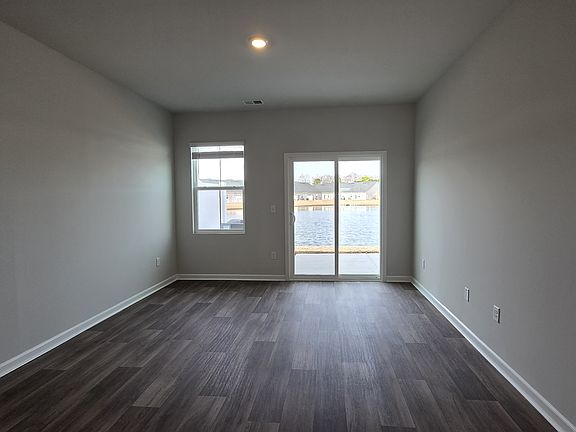 4th image of 1363 Speedway St