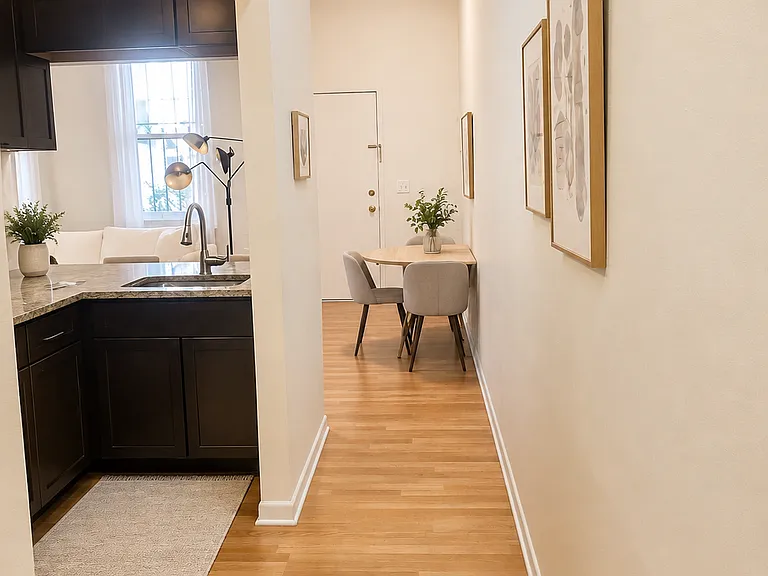 1923 N Sedgwick St #1R — Photo 2