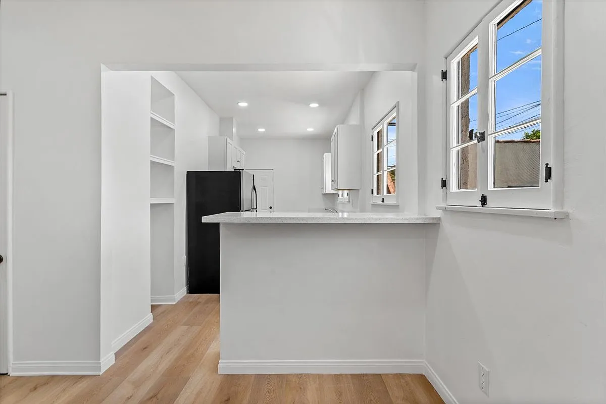 5188 Pickford St — Photo 4