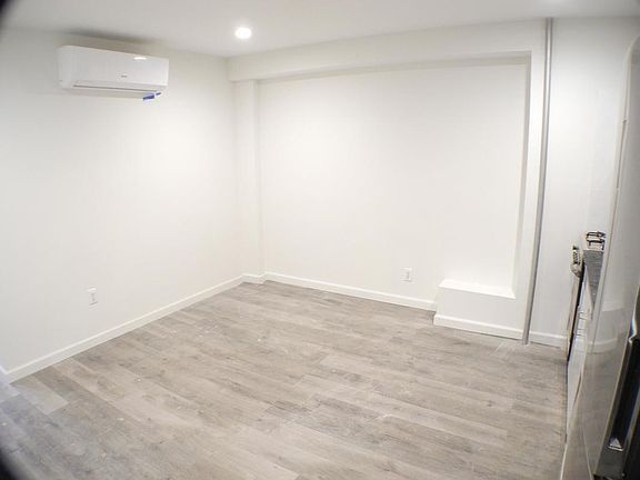 4th image of 3619 37th St #1