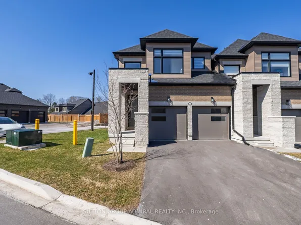2 Lois Torrance Trl, Uxbridge, ON L9P 0N2