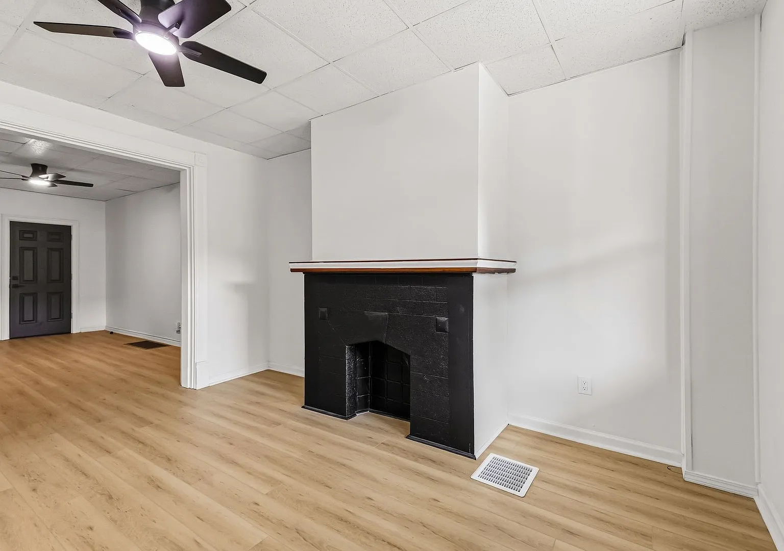 5 bed 2.5 bath - Brighton Heights, all renovated, central air. — Photo 4